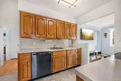 96 East Avenue, Freeport, NY 11520 - Photo 12