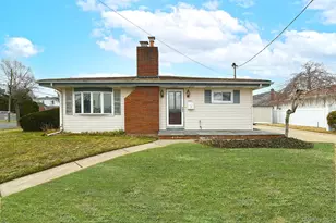 481 Leonard Blvd, New Hyde Park, NY 11040 - Photo 1