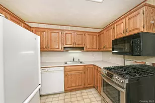 481 Leonard Blvd, New Hyde Park, NY 11040 - Photo 10