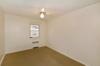 481 Leonard Boulevard, New Hyde Park, NY 11040 - Photo 14