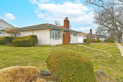 481 Leonard Boulevard, New Hyde Park, NY 11040 - Photo 2