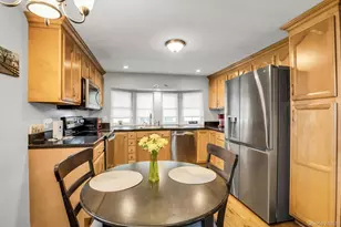 58 Valley Forge Dr, Bohemia, NY 11716 - Photo 6