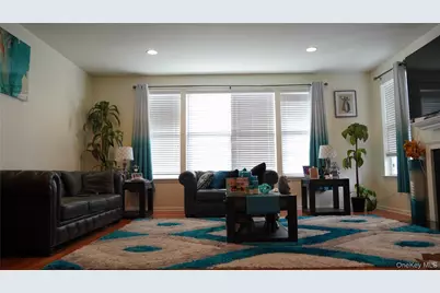 1402 Hawthorn Way, New Windsor, NY 12553 - Photo 6