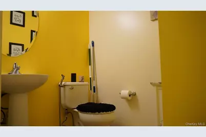 1402 Hawthorn Way, New Windsor, NY 12553 - Photo 12