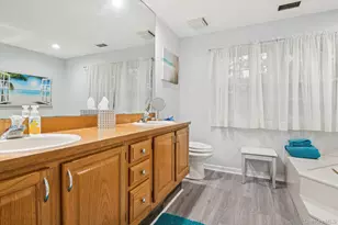 16 Hampshire Ct, Holbrook, NY 11741 - Photo 22