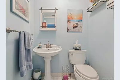 16 Hampshire Court, Holbrook, NY 11741 - Photo 14