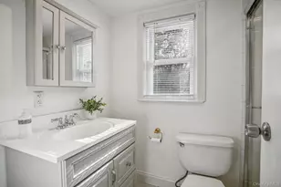 74 Davis St, Locust Valley, NY 11560 - Photo 8