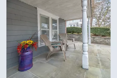 339 Glen Avenue #Upper, Sea Cliff, NY 11579 - Photo 4