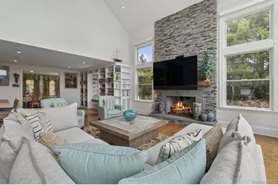 15 Carter Road, Hampton Bays, NY 11946 - Photo 14