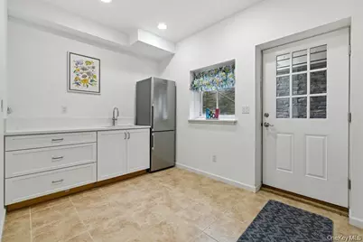 15 Carter Road, Hampton Bays, NY 11946 - Photo 32