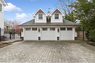 15 Carter Road, Hampton Bays, NY 11946 - Photo 2