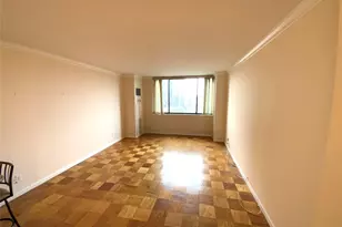 271-10 Grand Central Pkwy, Floral Park, NY 11005 - Photo 4