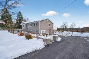 1076 Hoagerburgh Rd, Wallkill, NY 12589 - Photo 6