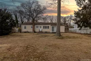 106 Powell Ct, North Babylon, NY 11703 - Photo 4