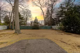 106 Powell Ct, North Babylon, NY 11703 - Photo 6