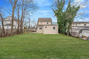 33 Willow Ave, Freeport, NY 11520 - Photo 22