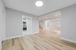 33 Willow Ave, Freeport, NY 11520 - Photo 6