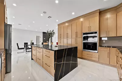 48 Martin Lane, Westbury, NY 11590 - Photo 4