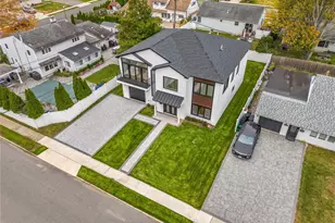 48 Martin Ln, Westbury, NY 11590 - Photo 26