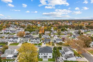 48 Martin Ln, Westbury, NY 11590 - Photo 28