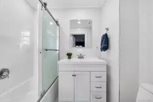 10 Clover Dr, Great Neck, NY 11021 - Photo 20