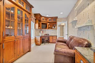 10 Clover Dr, Great Neck, NY 11021 - Photo 12