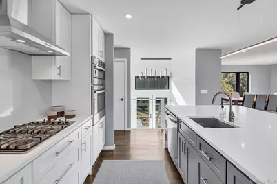 40 Knollwood Drive, Southampton, NY 11968 - Photo 2