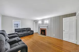 88 Krug Pl, Mineola, NY 11501 - Photo 4