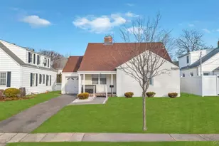 88 Krug Pl, Mineola, NY 11501 - Photo 16