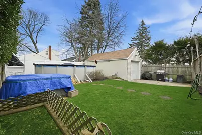 447 Chestnut Street, West Hempstead, NY 11552 - Photo 22