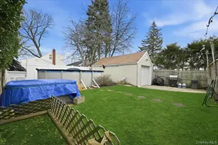 447 Chestnut St, West Hempstead, NY 11552 - Photo 22