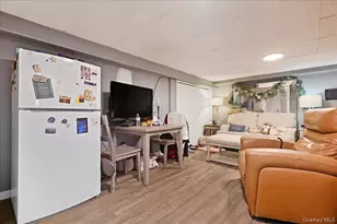 447 Chestnut St, West Hempstead, NY 11552 - Photo 18