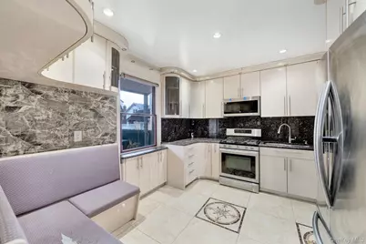 87-67 Chevy Chase, Jamaica, NY 11432 - Photo 12