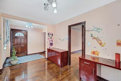 87-67 Chevy Chase, Jamaica, NY 11432 - Photo 6