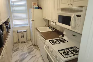 30 Cathedral Ave, Hempstead, NY 11550 - Photo 12