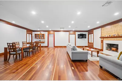 181 Walnut Street, Lynbrook, NY 11563 - Photo 10