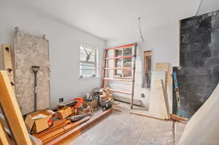 181 Walnut St, Lynbrook, NY 11563 - Photo 24