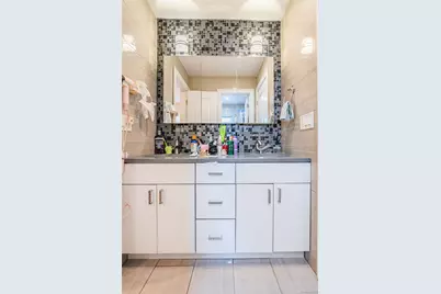 88 Elmwood Street, Plainview, NY 11803 - Photo 32