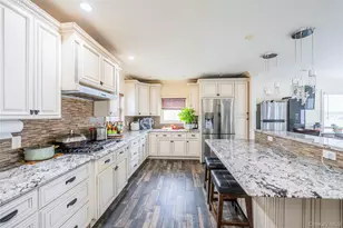 88 Elmwood St, Plainview, NY 11803 - Photo 6