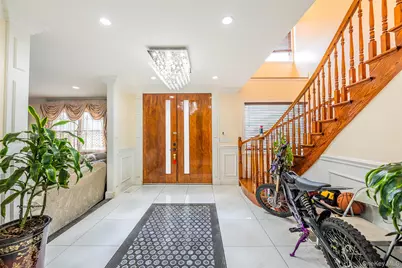 88 Elmwood Street, Plainview, NY 11803 - Photo 18