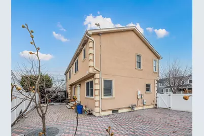 88 Elmwood Street, Plainview, NY 11803 - Photo 40