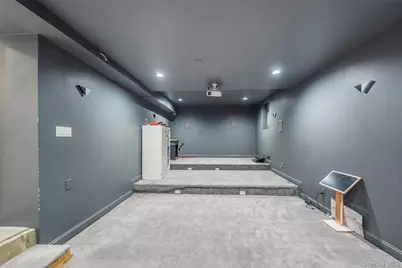 88 Elmwood Street, Plainview, NY 11803 - Photo 34