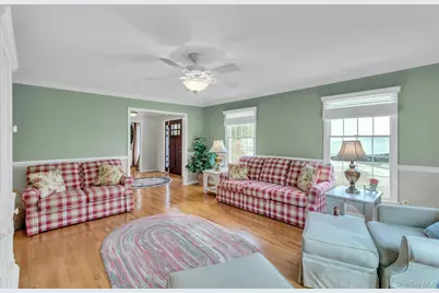 26 Oak Lane, Hampton Bays, NY 11946 - Photo 8