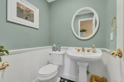 26 Oak Lane, Hampton Bays, NY 11946 - Photo 24