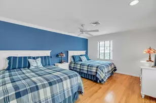 26 Oak Ln, Hampton Bays, NY 11946 - Photo 32