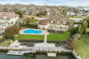 26 Oak Ln, Hampton Bays, NY 11946 - Photo 46