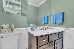 26 Oak Ln, Hampton Bays, NY 11946 - Photo 22