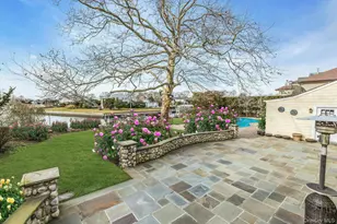 26 Oak Ln, Hampton Bays, NY 11946 - Photo 34