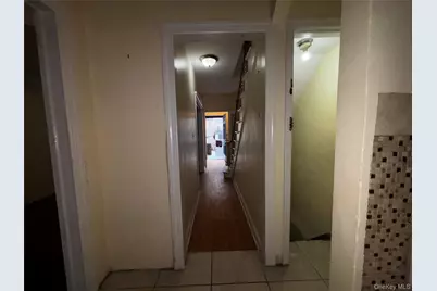 118 Van Cortlandt Avenue W, Bronx, NY 10463 - Photo 12