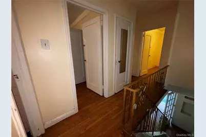 118 Van Cortlandt Avenue W, Bronx, NY 10463 - Photo 6